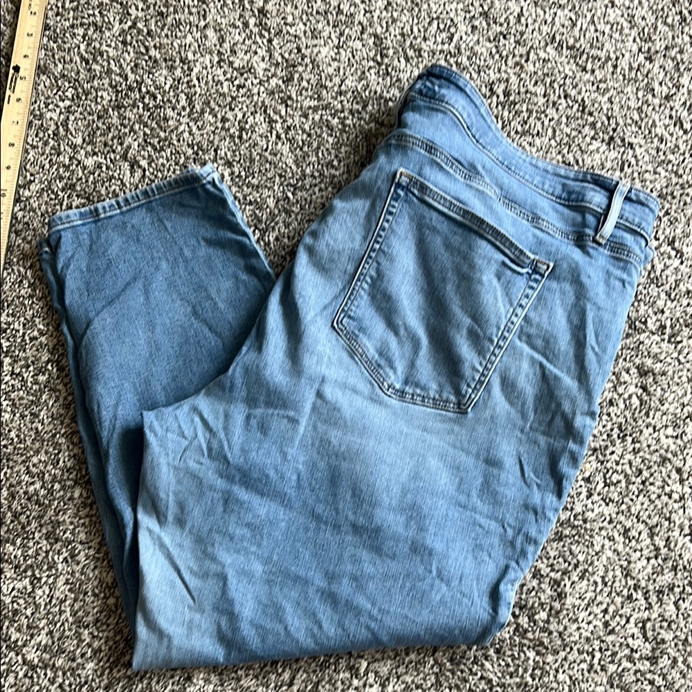 Loft Plus Classic Light Blue skinny crop Denim Jeans. Size 26